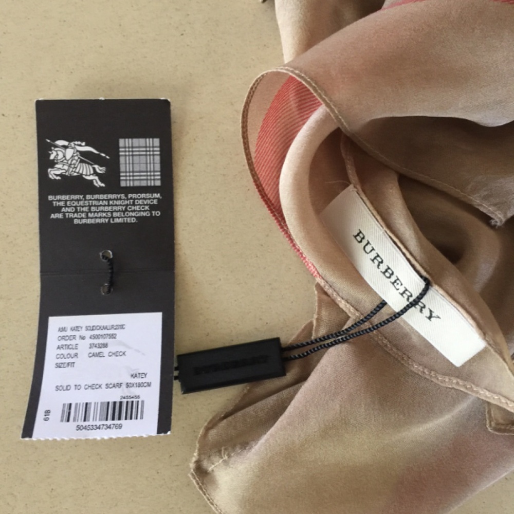 NEW BURBERRY Katey Solid to Check Scarf